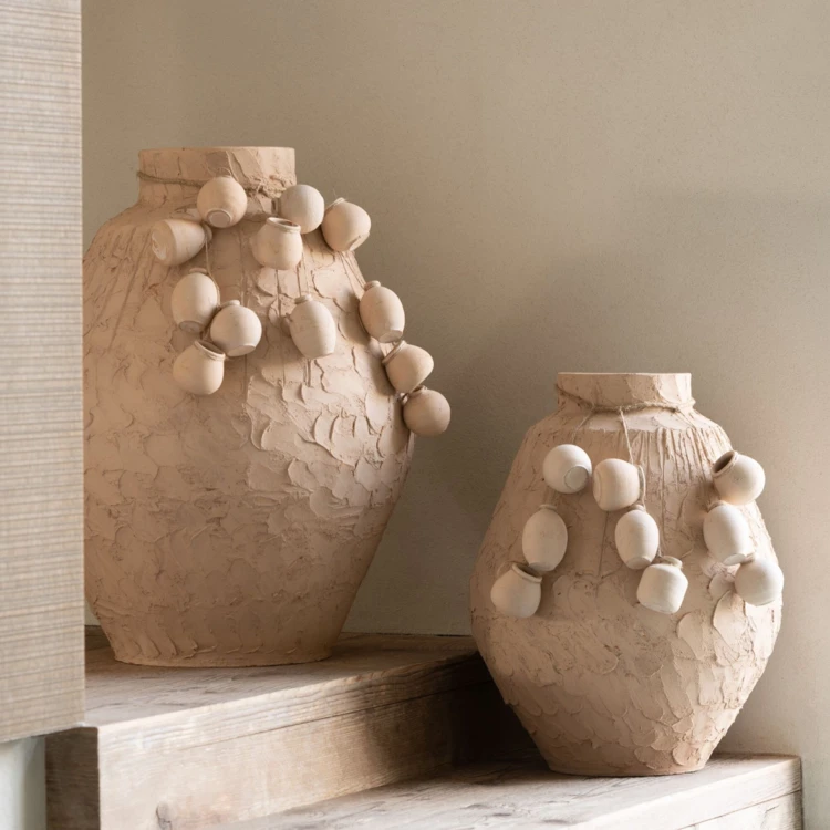 Vase décoratif texturé en papier mâché