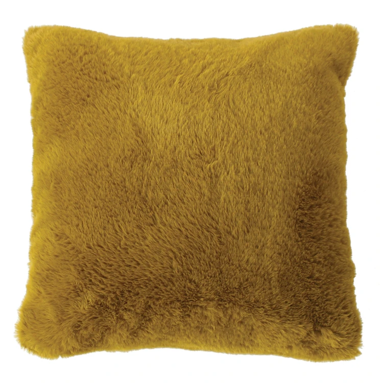 Coussin décoratif effet fourrure toucher ultra doux