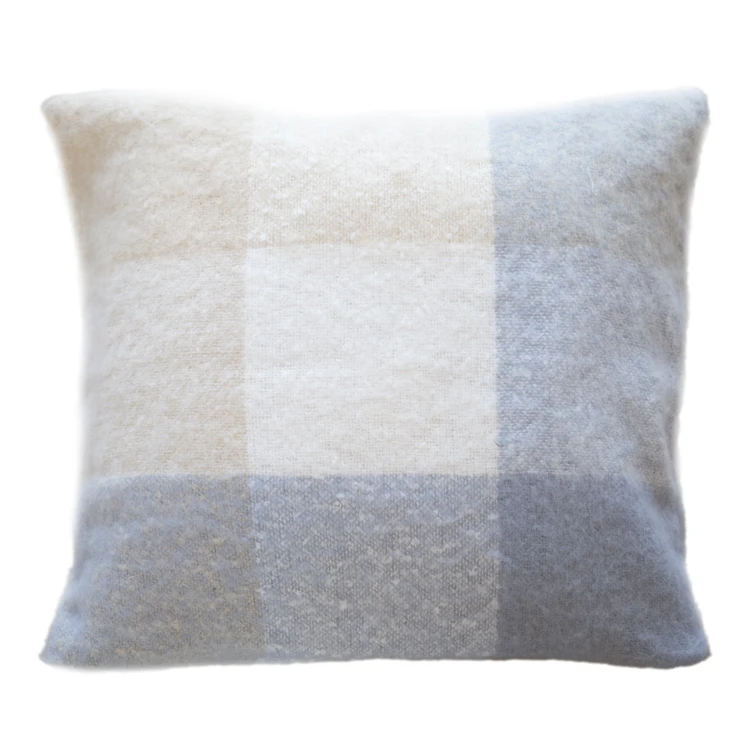 Housse de coussin à carreaux aspect mohair