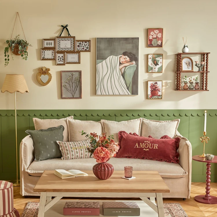 Almofada retangular de veludo bordada com folho