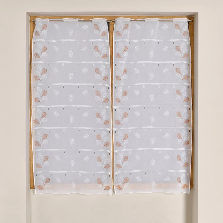 Modulares, besticktes Teil mit Blattmotiv