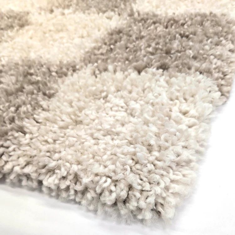 Tapis rectangulaire à poils longs