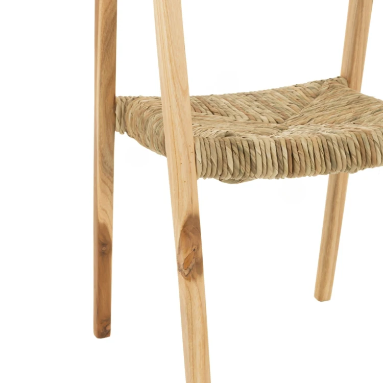 Silla de madera de teca y asiento de mimbre trenzado