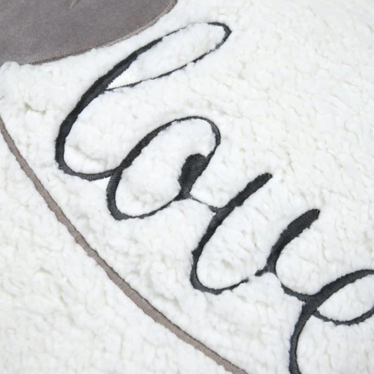 Coussin décoratif love