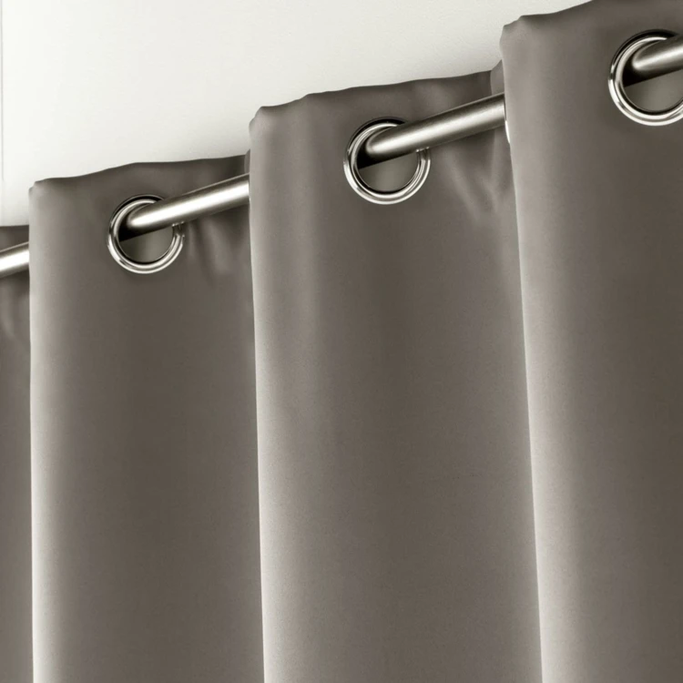 Rideau court occultant 90 % adapté radiateur