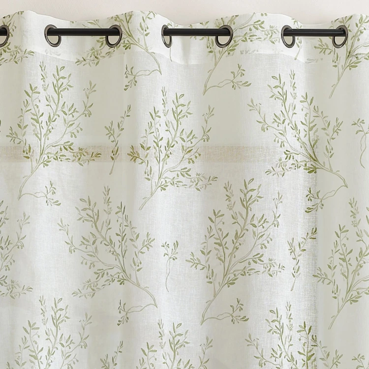 Voile stampato con rami ad occhiello