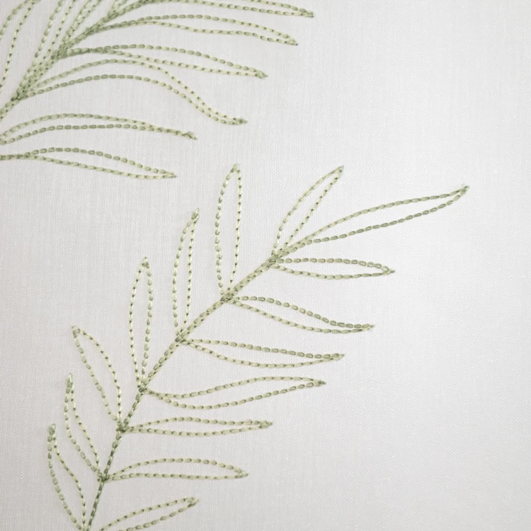 Paire voilages avec motif feuilles brodées