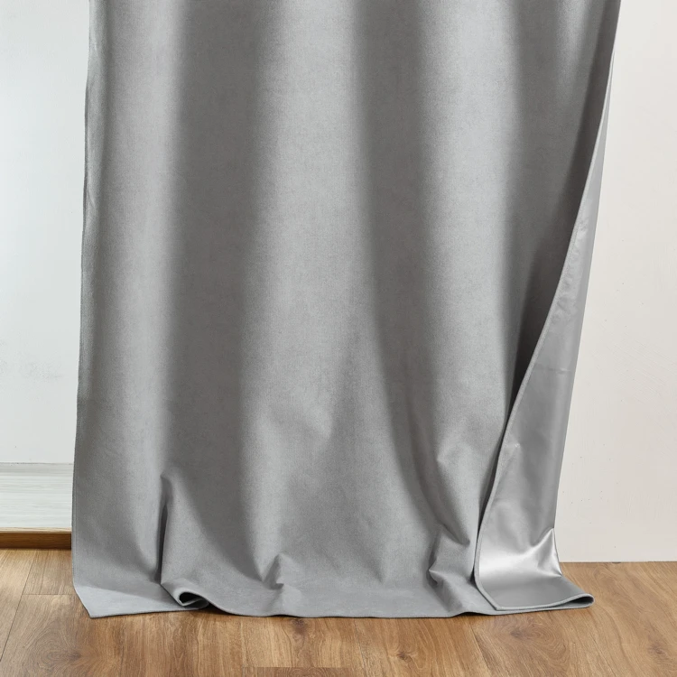 Cortina térmica 100% opaca con ojales y reflector de calor