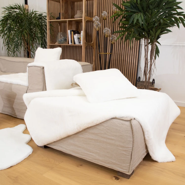 Coussin tout doux effet fourrure