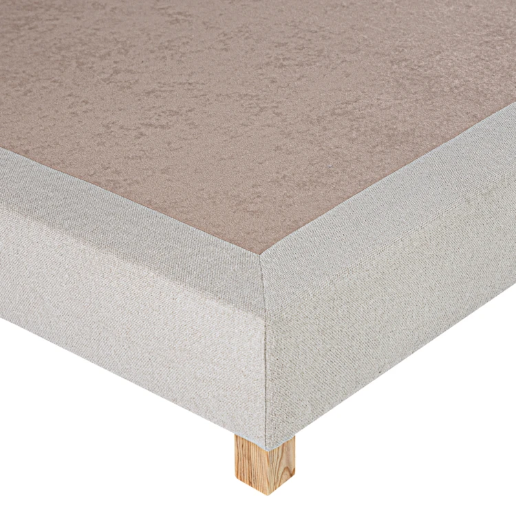 Polsterbettgestell aus Massivholz in Beige mit Füßen