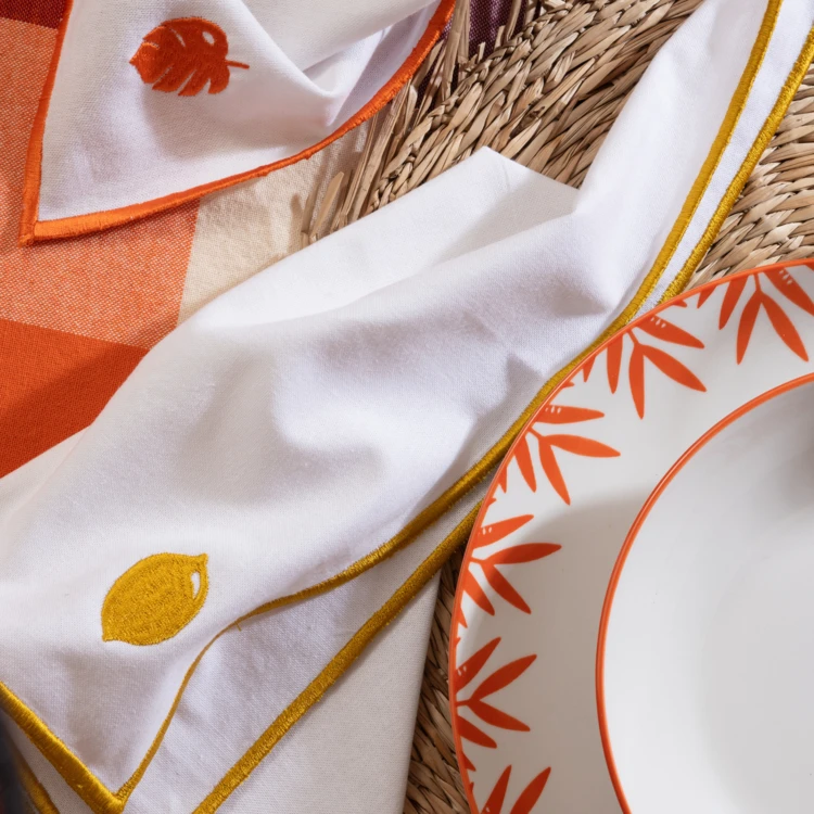Lot de 4 serviettes de table brodées
