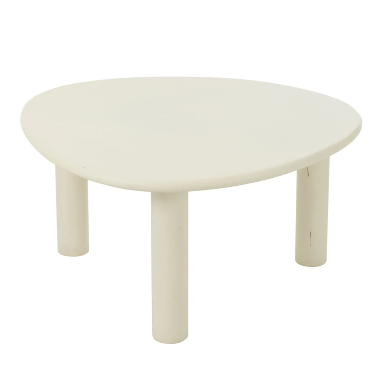 Mesa de centro de madera con diseño contemporáneo y líneas depuradas
