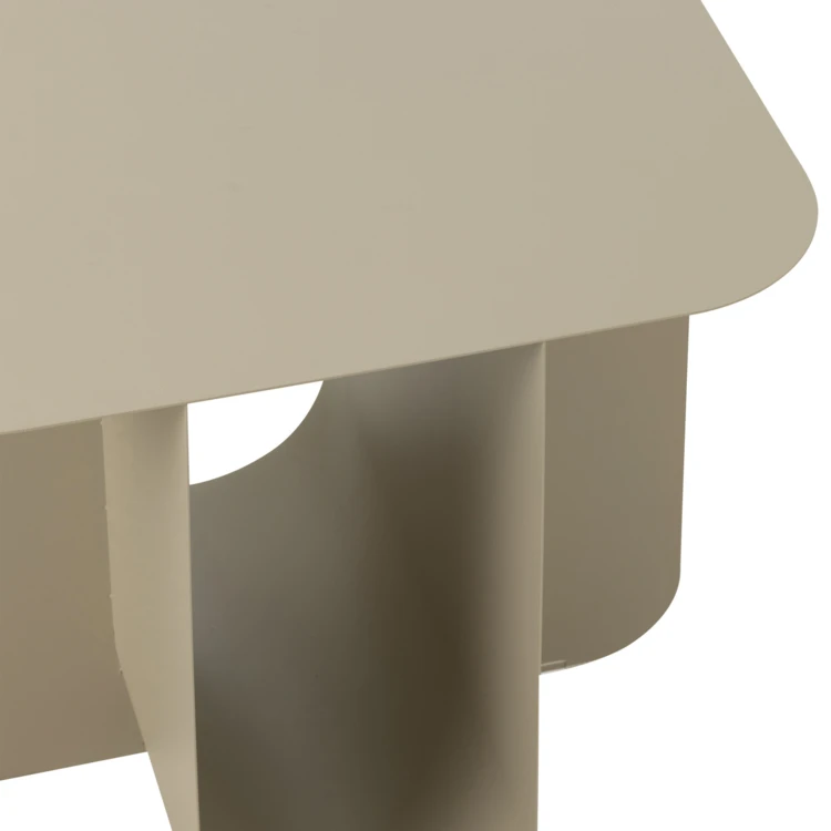 Table basse design contemporain en métal