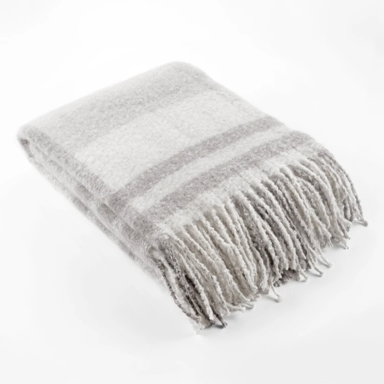 Plaid effet laine à carreaux avec franges