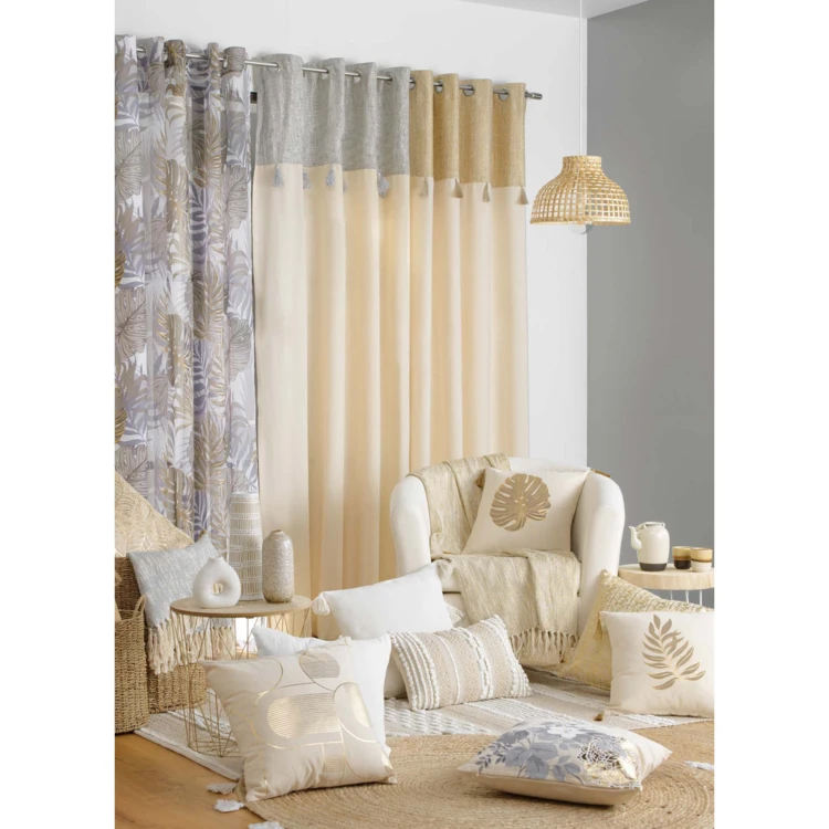 Coussin déhoussable en polycoton avec broderies et fils métallisés