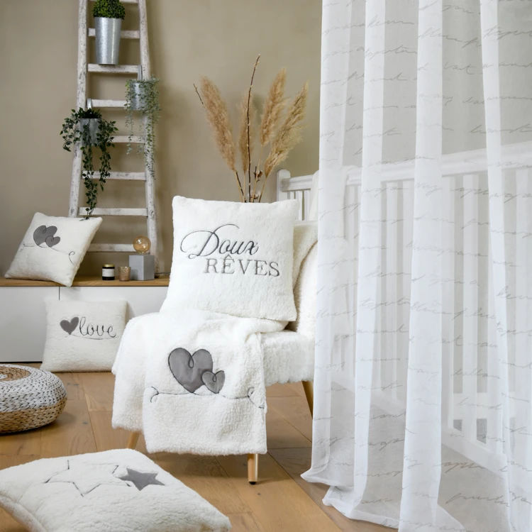 Coussin décoratif à motif cœur