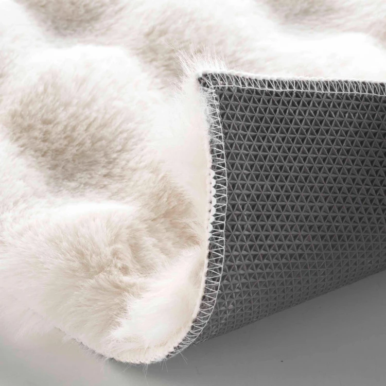 Tapis doux en imitation fourrure avec relief moelleux