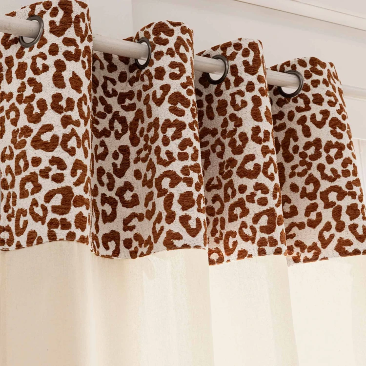 Rideau tamisant en polycoton avec bandeau jacquard chenille léopard