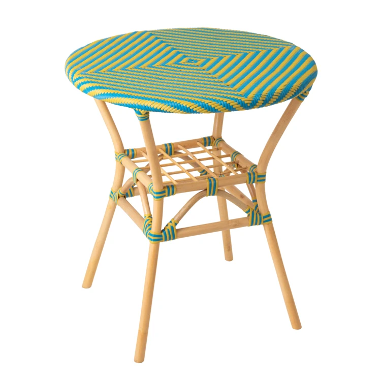 Mesa de jardín redonda de mimbre