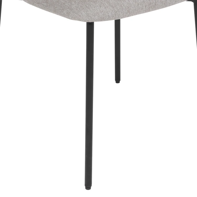 Silla con respaldo de madera y patas de metal