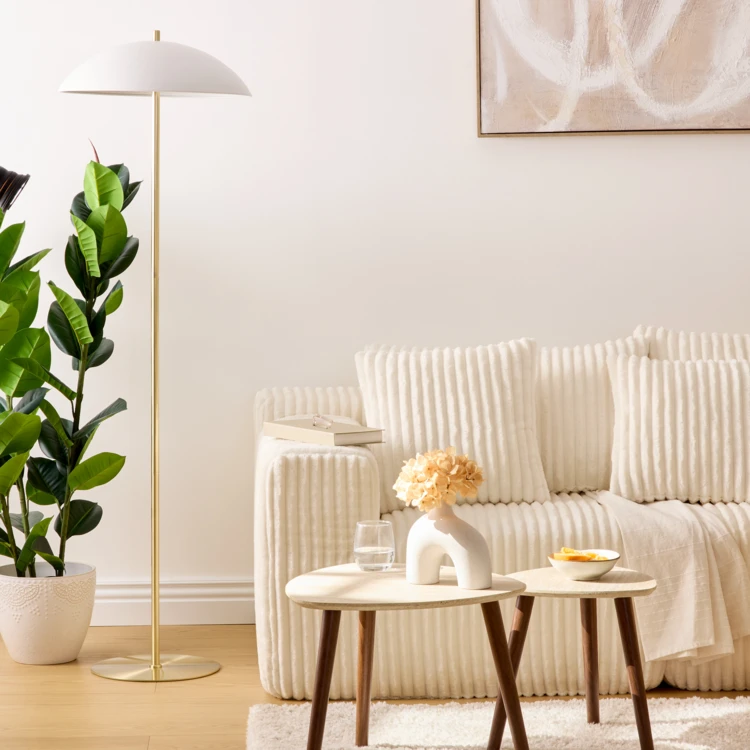 Lampadaire en acier design épuré