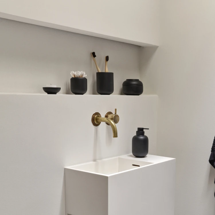 Distributeur de savon design pour salle de bain