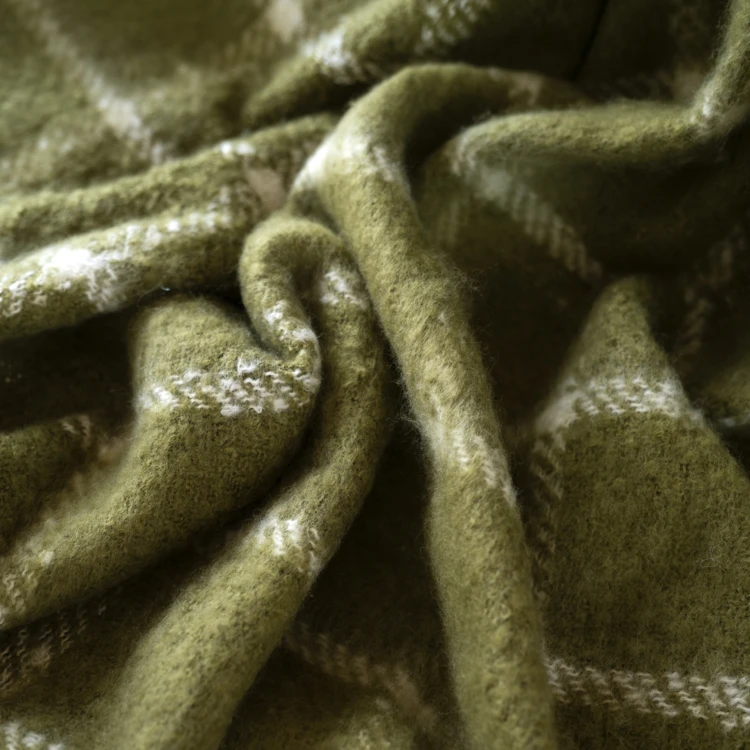 Geruite plaid met mohair-look en franjes