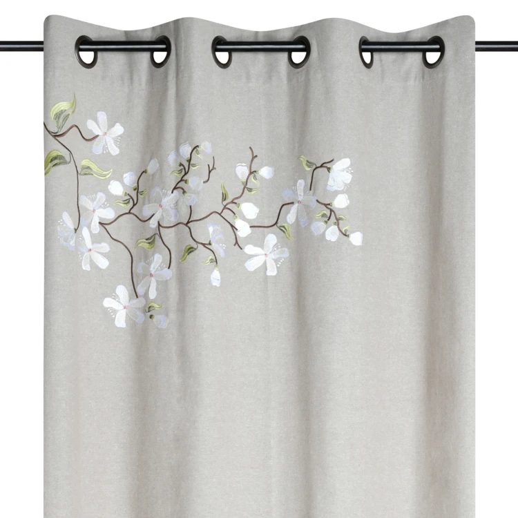 Cortina estampada con flores y árbol primaveral