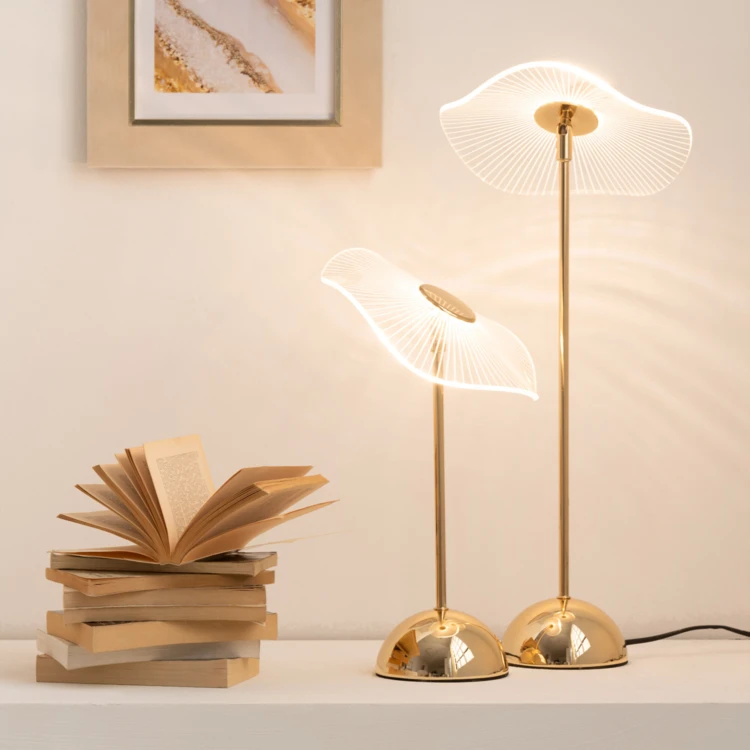 Lampe de table LED en métal effet fleur