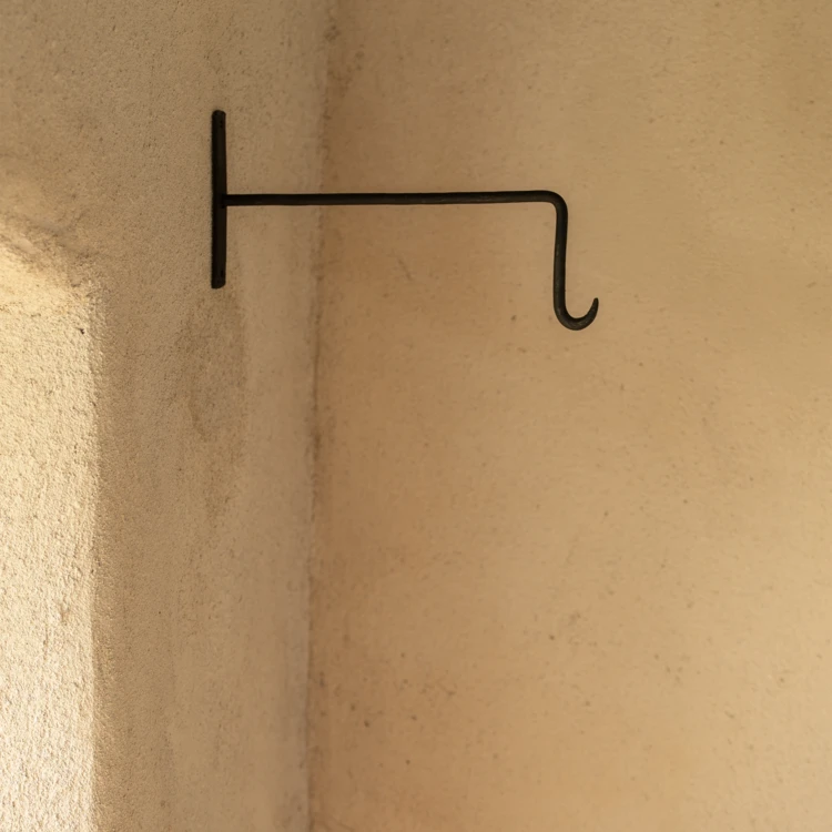 Gancio per sospensione lampada o pianta