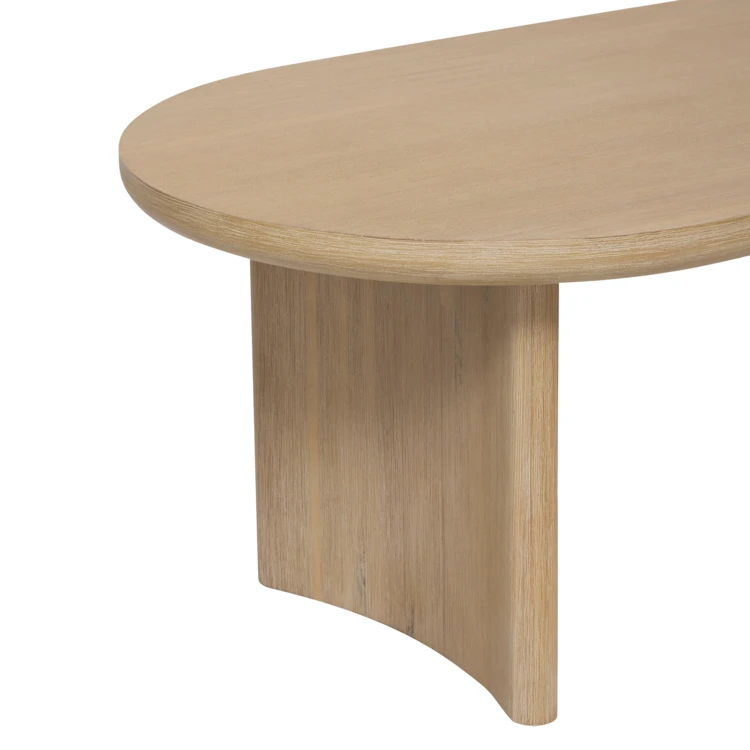 Mesa de centro de aspecto madera con tapa ovalada