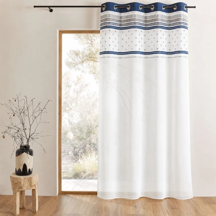 Voilage en voile avec parement à rayures horizontales