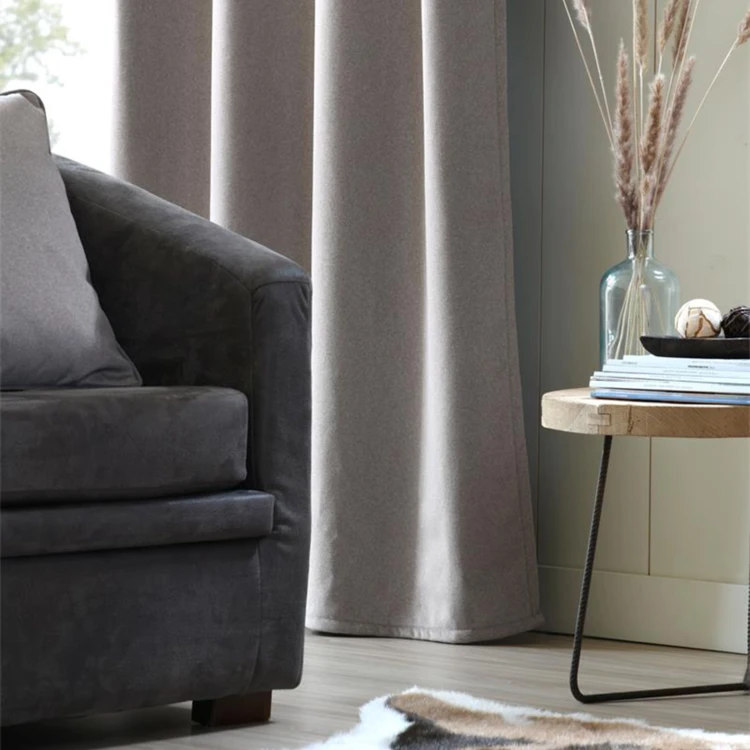 Rideau isolant à œillets pour un intérieur confortable et élégant