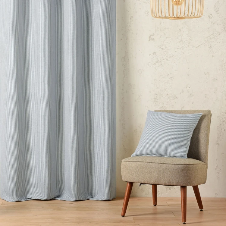 Coussin rayé style bord de mer