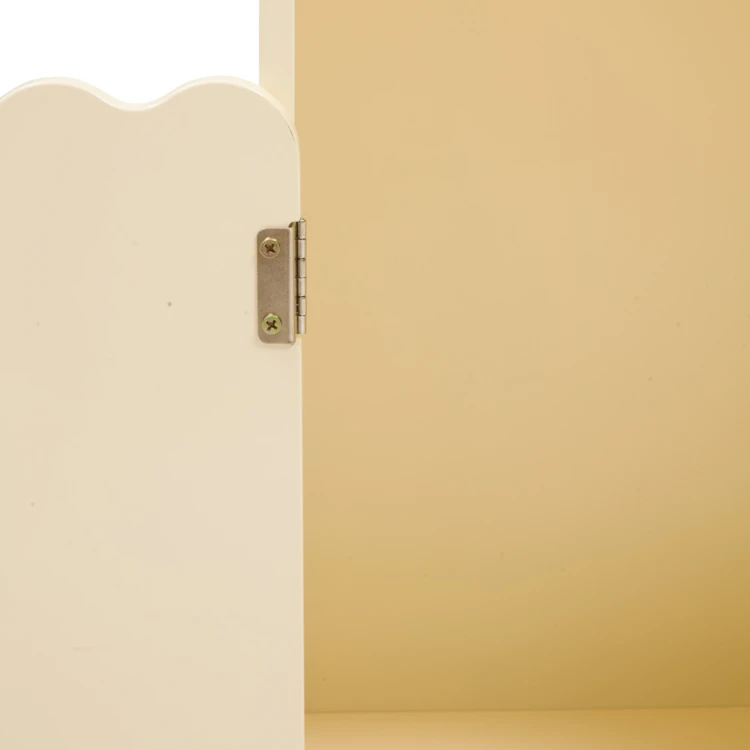 Bibliothèque enfant  maison avec portes