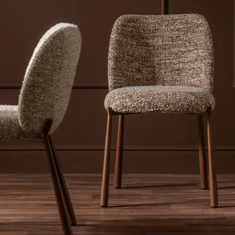 Chaise en métal et textile