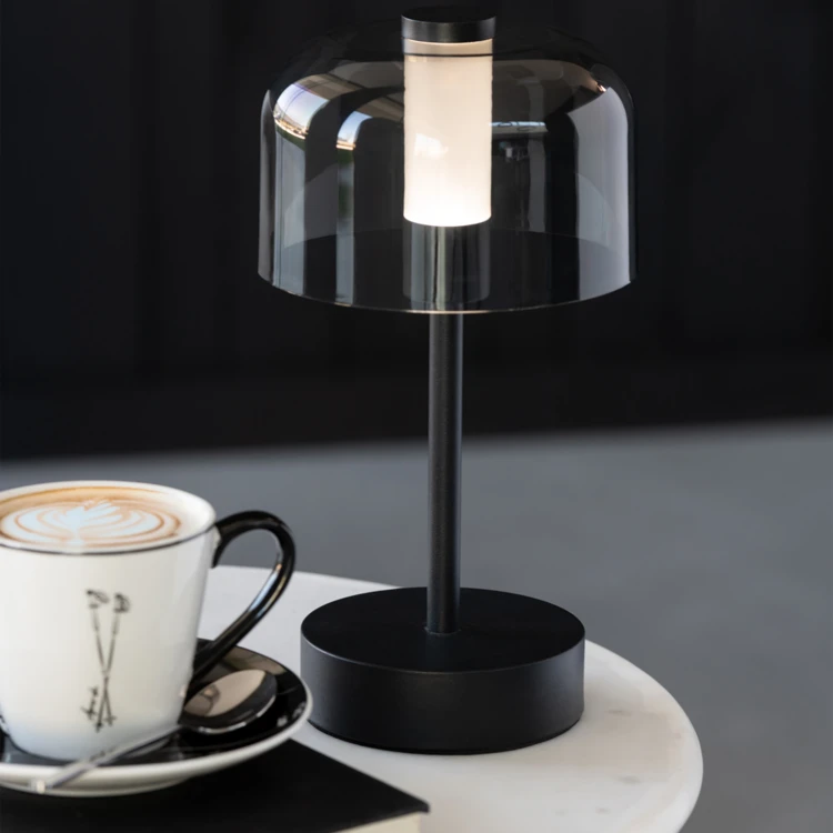 Lampe de table LED sans fil design