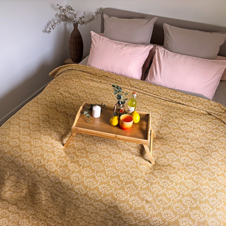 Colcha em jacquard floral