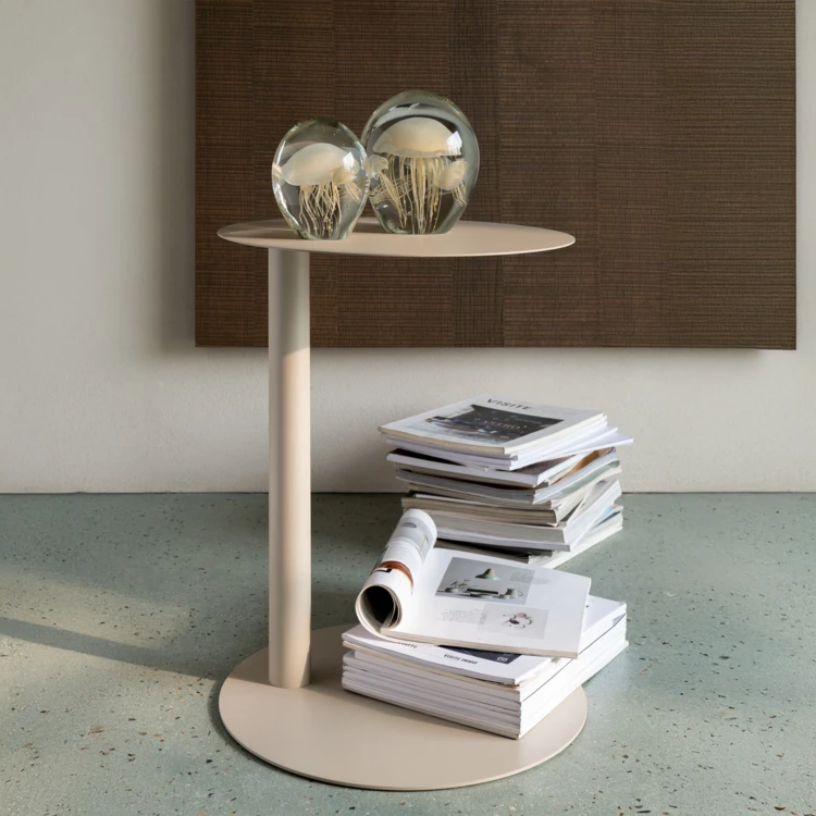 Table d’appoint ronde en métal