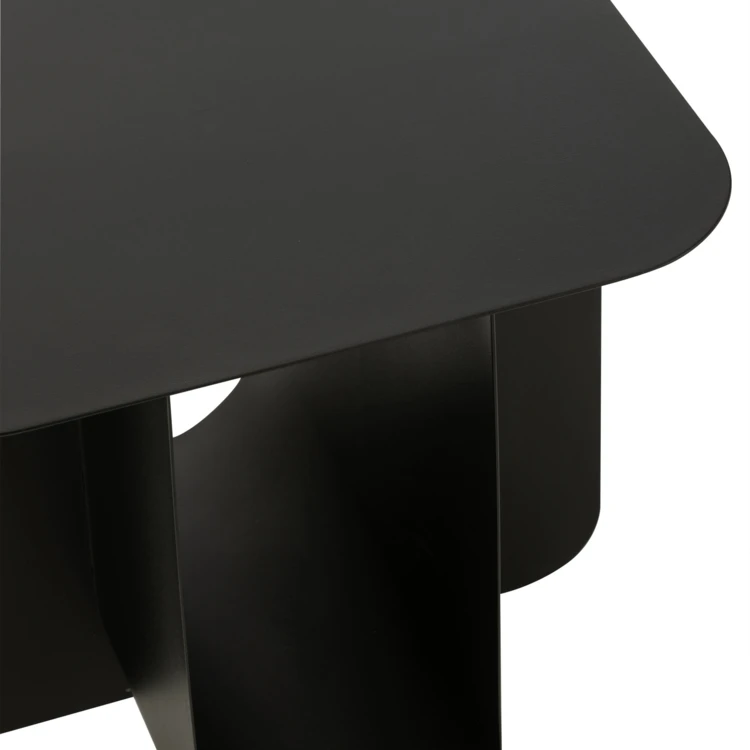 Table basse design contemporain en métal