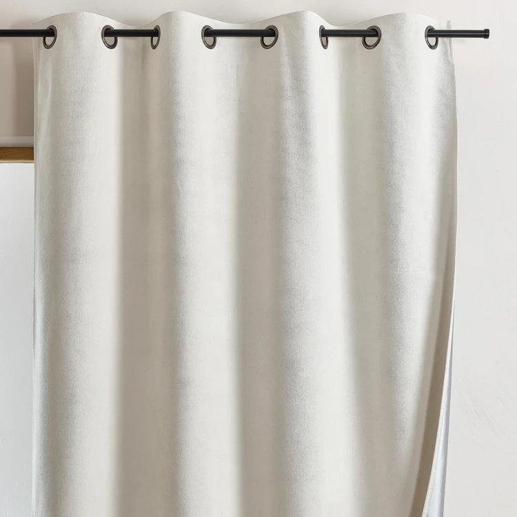 Cortina térmica 100% opaca con ojales y reflector de calor