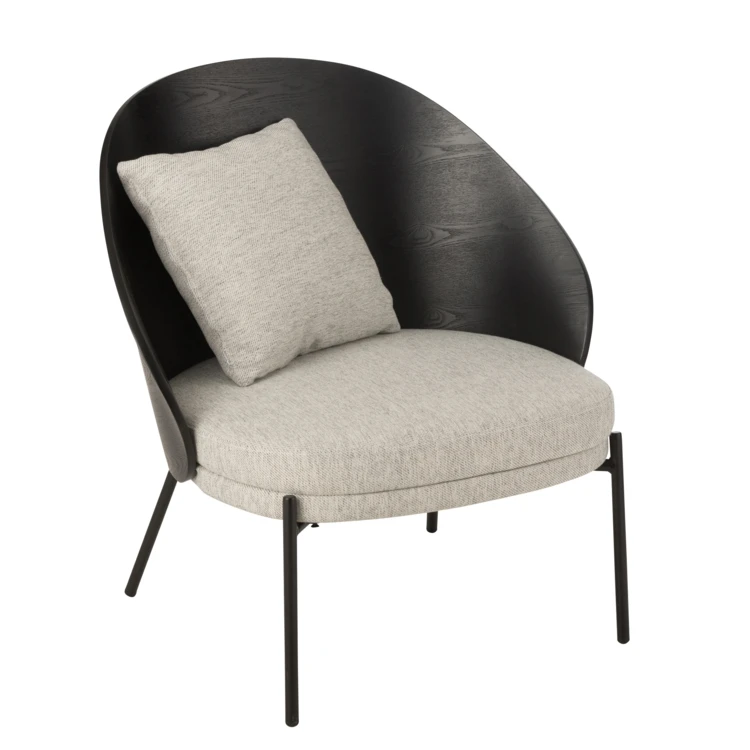 Silla de diseño en madera y metal