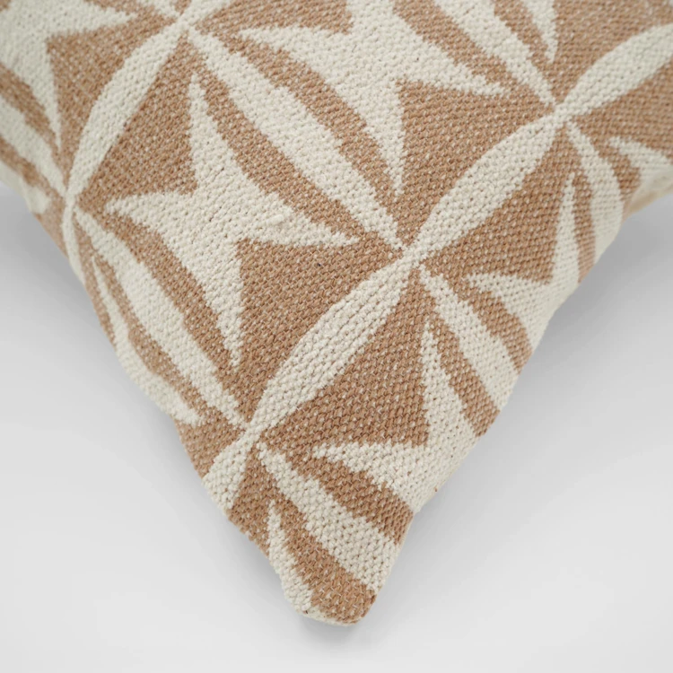 Dekoratives Jacquard-Kissen mit geometrischem Muster