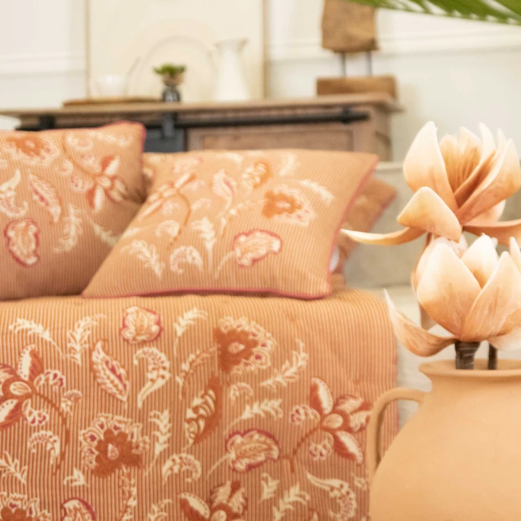 Édredon décoratif en polylin motif floral