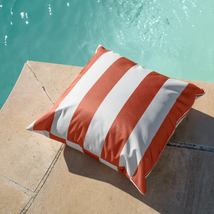 Coussin imperméable déhoussable à rayures