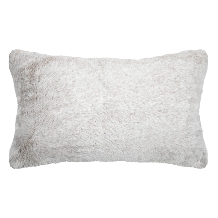 Coussin décoratif toucher fourrure avec message brodé "Cosy up"