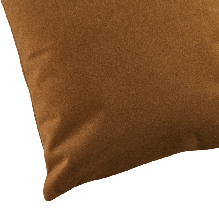 Coussin velours effet peau de pêche