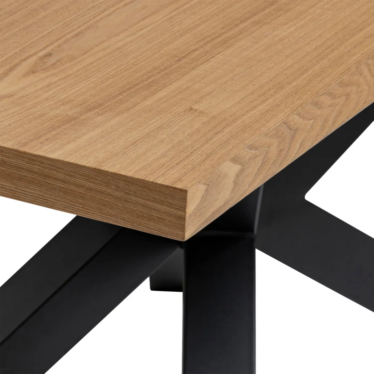 Mesa de comedor extensible con aspecto de madera y base en cruz