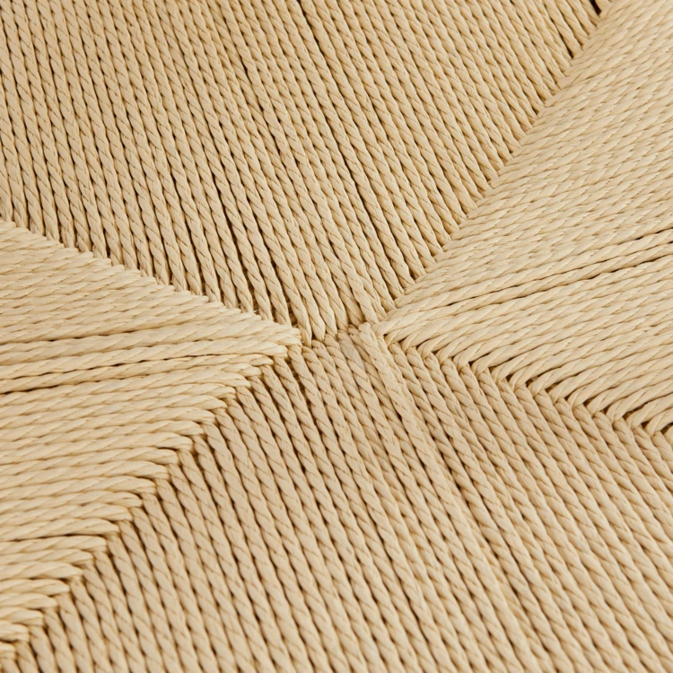 Silla de madera maciza con asiento trenzado