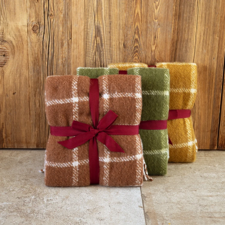 Geruite plaid met mohair-look en franjes